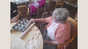 Coventry Resident dusts off her apron and bakes mince pies for fellow Residents